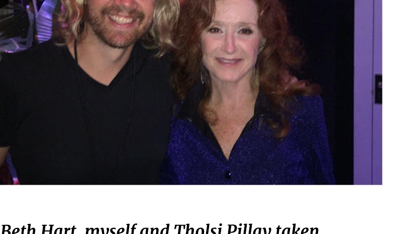 Nathan Smith with Bonnie Raitt backstage at Bluesfest Australia
